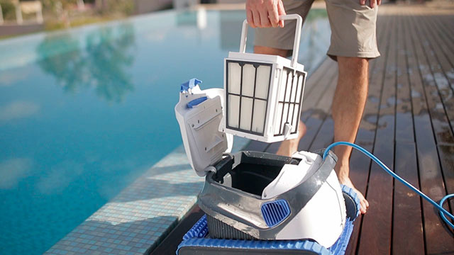 Robot de piscine : comment choisir le bon modèle | Unibéo